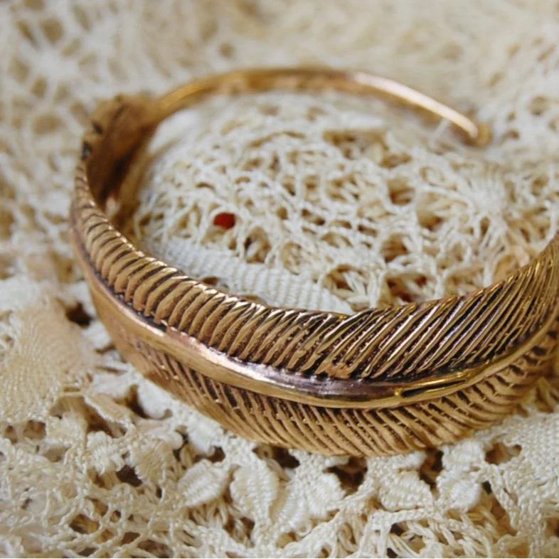 'Feather' bracelet | Bronze