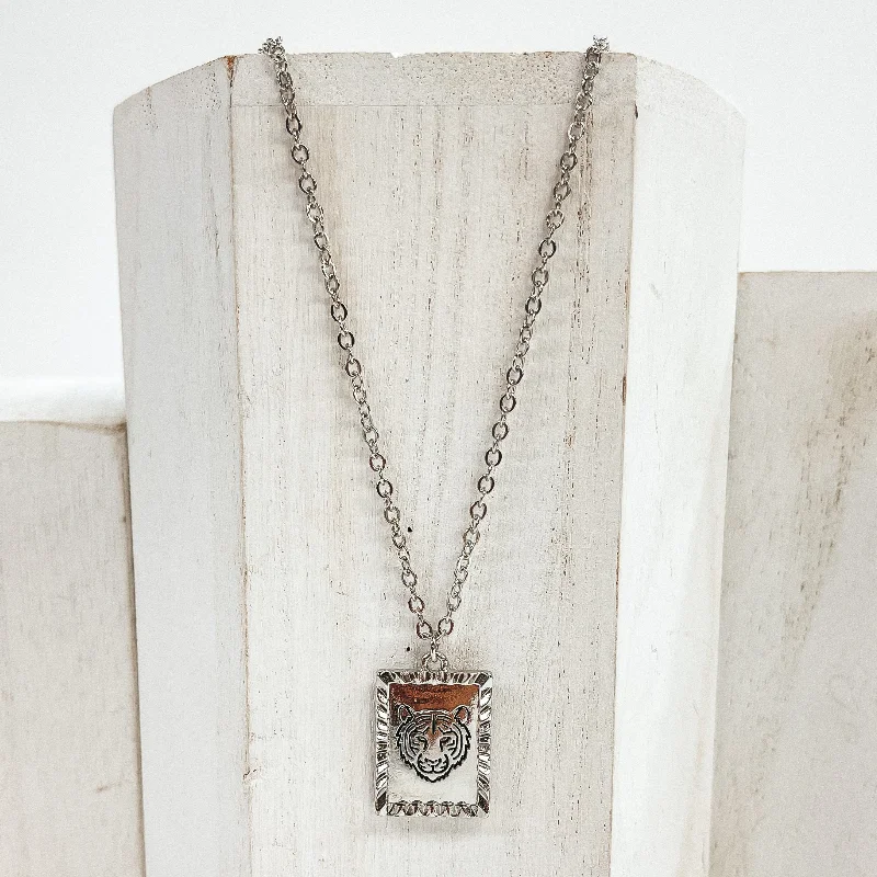 Chain Necklace with Tiger Rectangle Pendant in Silver