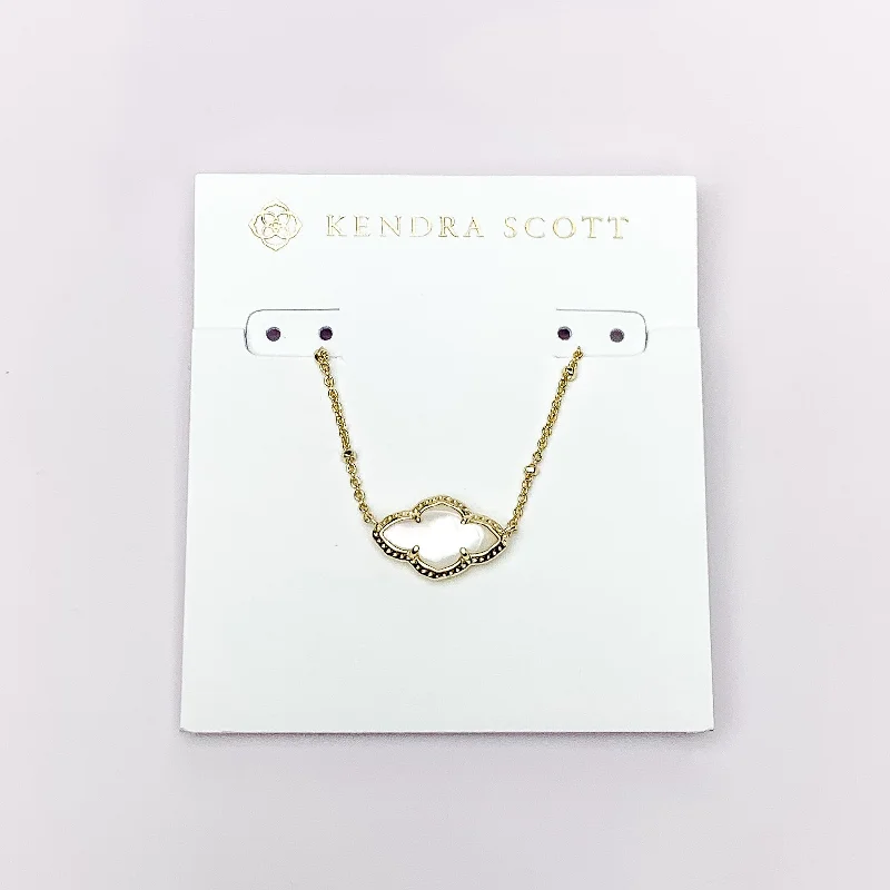 Kendra Scott | Abbie Gold Pendant Necklace in Ivory Mother of Pearl