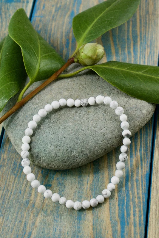 Howlite Bracelet, 4mm Round Beads