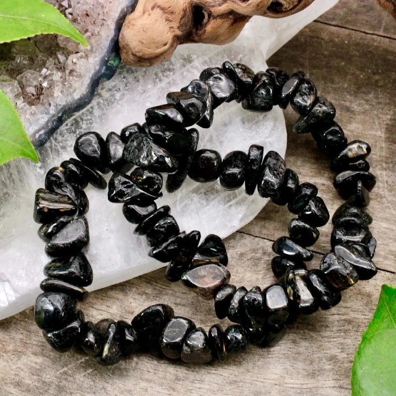 Nuummite Tumbled Chip Bracelet